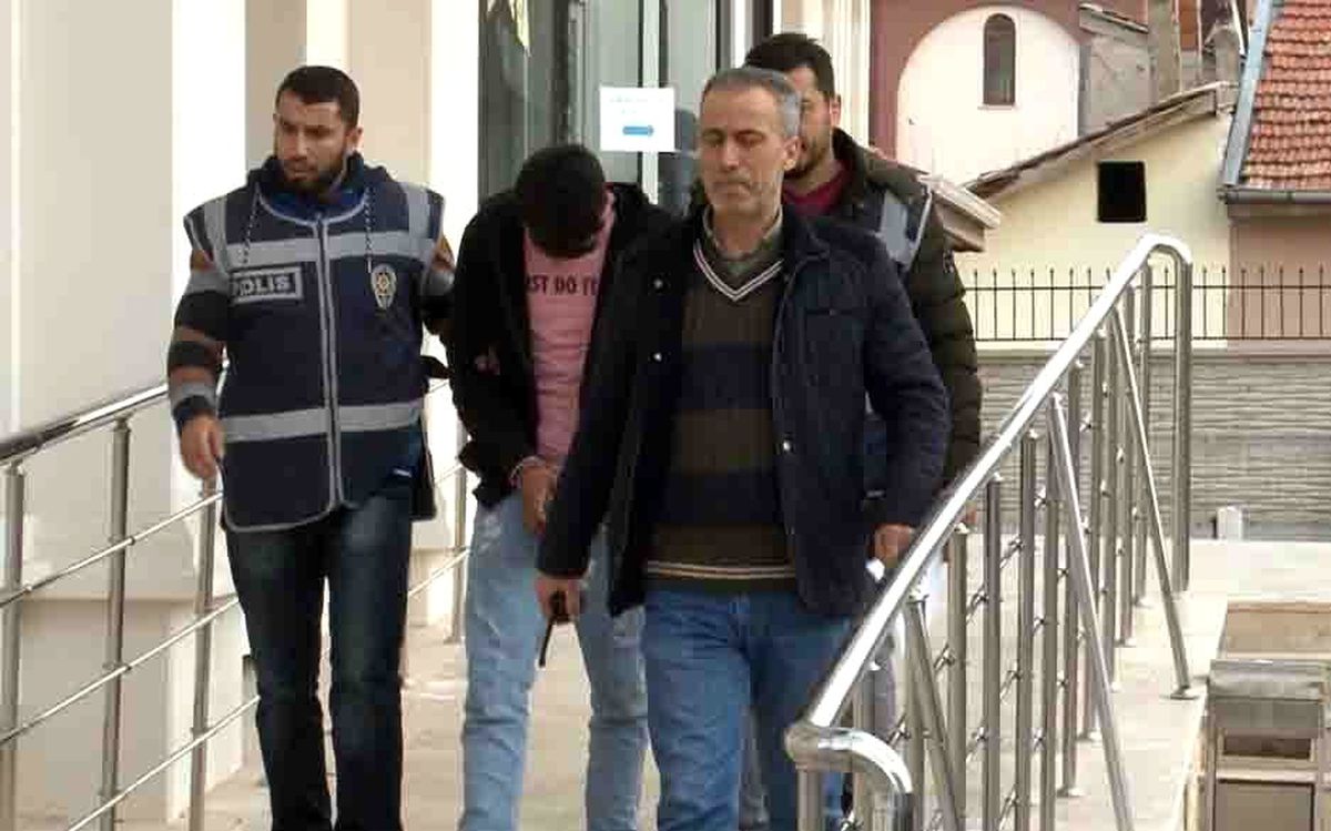 Eşya taşıdığı ev sahibinin yüzüğünü çaldı, yakalanınca 'Şeytana uydum' dedi