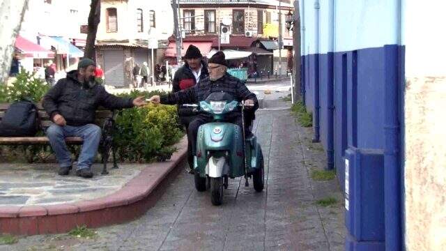 İçişleri Bakanlığı'nın yasağı ilk kez çiğnendi! Yaşlılar tekrardan sokaklarda