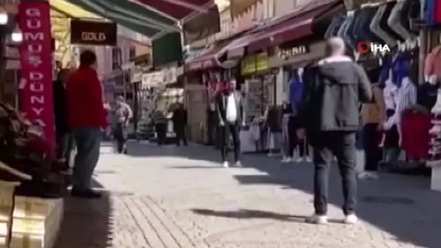 İzmir'in Tarihi Kemeraltı Çarşısı eski günlerini arıyor İzmir'in Tarihi Kemeraltı Çarşısı eski günlerini arıyor