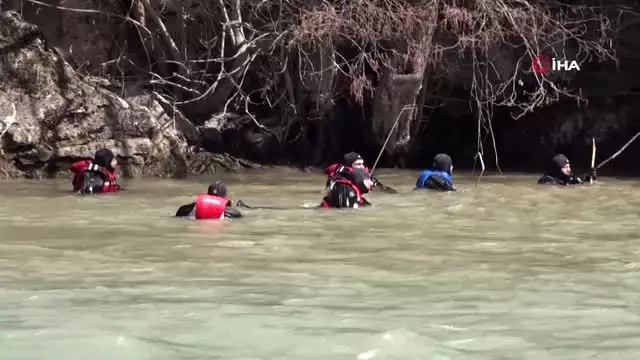 Kayıp Uzman Çavuş Güneş’in bulunması için Munzur didik didik aranıyor
