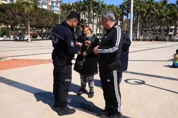 Mersin�de 65 yasağına uymayanları polis evlerine gönderdi Haberler