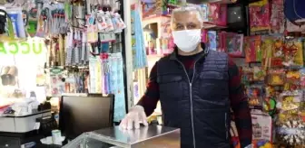 Sil Baştan: Antalyalı esnaf, koronavirüse karşı madeni paraları fırında dezenfekte ediyor Sil Baştan: Antalyalı esnaf, koronavirüse karşı madeni paraları fırında dezenfekte ediyor
