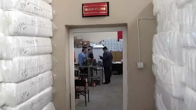 Parmaklıklar ardında 'telkari' ve 'kazaziye' öğreniyorlar Parmaklıklar ardında 'telkari' ve 'kazaziye' öğreniyorlar