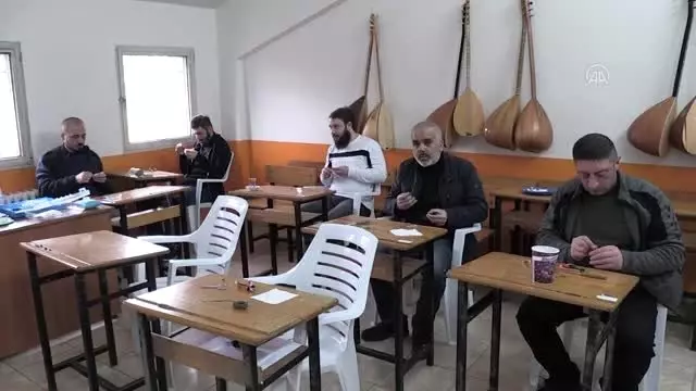 Parmaklıklar ardında 'telkari' ve 'kazaziye' öğreniyorlar Parmaklıklar ardında 'telkari' ve 'kazaziye' öğreniyorlar
