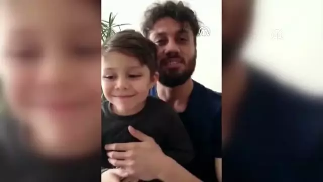 Sakaryasporlu futbolcular videoyla 'evde kal' çağrısı yaptı Sakaryasporlu futbolcular videoyla 'evde kal' çağrısı yaptı