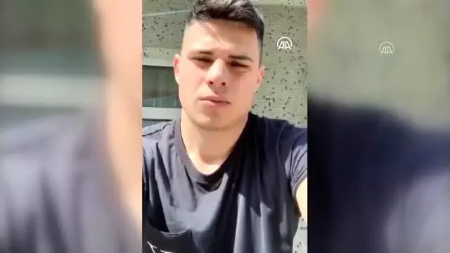 Sakaryasporlu futbolcular videoyla 'evde kal' çağrısı yaptı Sakaryasporlu futbolcular videoyla 'evde kal' çağrısı yaptı
