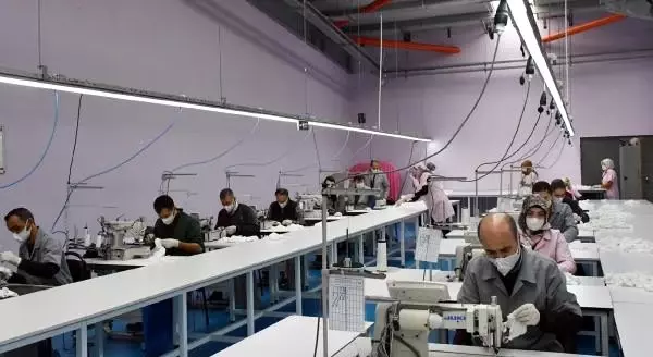 Tekstil firması, yıkanabilir maske üretmeye başladı