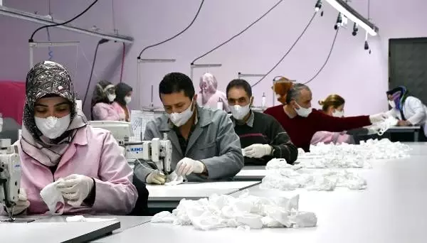 Tekstil firması, yıkanabilir maske üretmeye başladı
