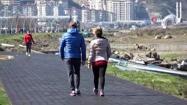 Trabzonlular korona virüs önlemlerini dikkate aldı, sokağa çıkmadı Trabzonlular korona virüs önlemlerini dikkate aldı, sokağa çıkmadı