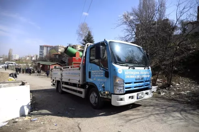 Ankara'da kağıt toplayıcılarına kumanya dağıtımı Ankara'da kağıt toplayıcılarına kumanya dağıtımı