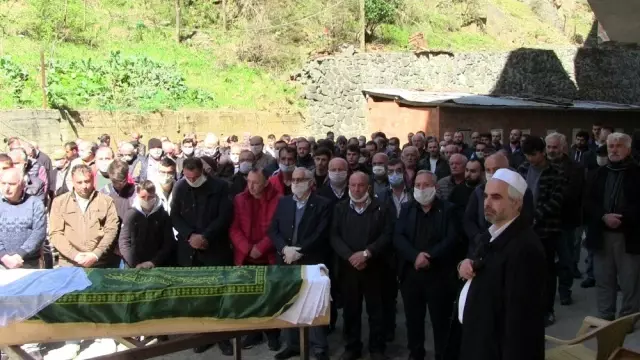 Artvin'de asansöre sıkışan kadın hayatını kaybetti Artvin'de asansöre sıkışan kadın hayatını kaybetti
