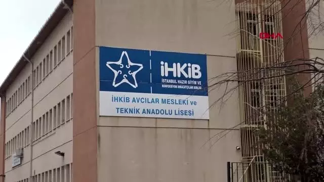 AVCILAR'DA HALK EĞİTİM MERKEZİ'NDEKİ ÖĞRETMENLER GÖNÜLLÜ MASKE DİKİMİNE BAŞLADI AVCILAR'DA HALK EĞİTİM MERKEZİ'NDEKİ ÖĞRETMENLER GÖNÜLLÜ MASKE DİKİMİNE BAŞLADI