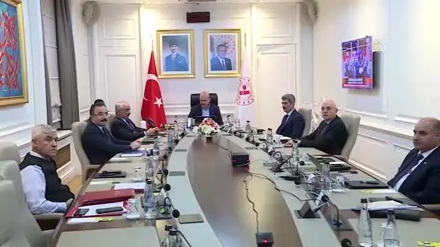 Bakan Soylu 81 ilin valisiyle yeni tip koronavirüse karşı alınan tedbirleri değerlendirdi
