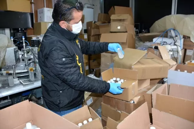 Başkentte sahte dezenfektan üreten zanlılar suçüstü yakalandı Başkentte sahte dezenfektan üreten zanlılar suçüstü yakalandı