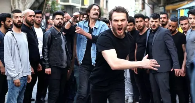 Çukur yeni bölüm yayınlanacak mı? Çukur yeni bölüm ne zaman? Çukur dizi konusu nedir? Çukur dizi oyuncuları kimler? Çukur'a Corona Virüs engeli! Çukur yeni bölüm yayınlanacak mı? Çukur yeni bölüm ne zaman? Çukur dizi konusu nedir? Çukur dizi oyuncuları kimler? Çukur'a Corona Virüs engeli!