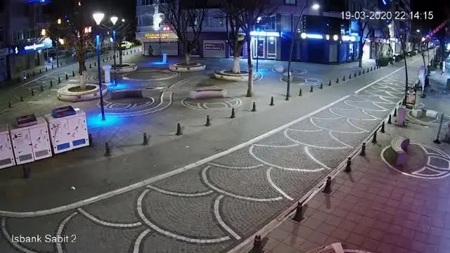 Dezenfektan hırsızlığı güvenlik kamerasına yansıdı Dezenfektan hırsızlığı güvenlik kamerasına yansıdı