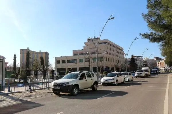 HDP'li 5 belediye başkanına terörden gözaltı HDP'li 5 belediye başkanına terörden gözaltı