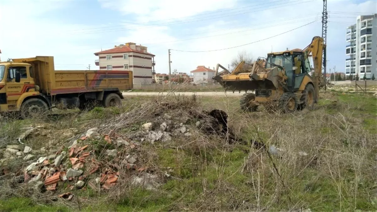 Karaman Belediyesi dezenfekte ve rutin çalışmalara devam ediyor