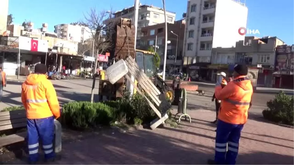 Kilis’te parklardaki banklar kaldırılmaya başlandı