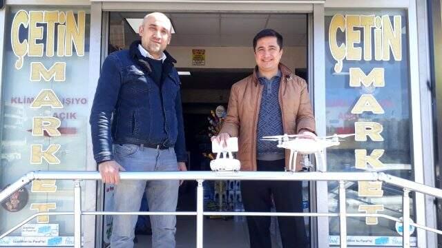 Koronavirüs nedeniyle evinden çıkmayan vatandaş, alışverişini drone ile yaptı