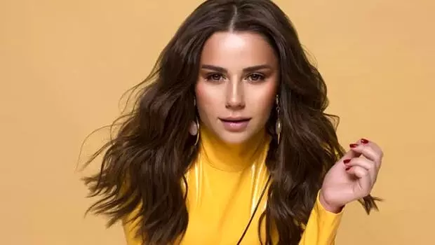 Merve Özbey evden çıkmadan klip çekecek Merve Özbey evden çıkmadan klip çekecek