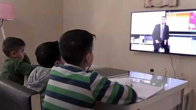Öğrenciler uzaktan eğitim le ders başı yaptı