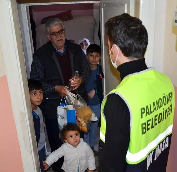 Palandöken Belediyesi'nden 'Evde kalın ihtiyaçlarınızı kapınıza getirelim' çağrısı Palandöken Belediyesi'nden 'Evde kalın ihtiyaçlarınızı kapınıza getirelim' çağrısı