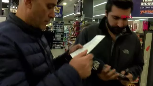 SOKAĞA ÇIKMA YASAĞINDAN SONRA YAŞLILARIN İHTİYAÇLARI KARŞILANDI SOKAĞA ÇIKMA YASAĞINDAN SONRA YAŞLILARIN İHTİYAÇLARI KARŞILANDI