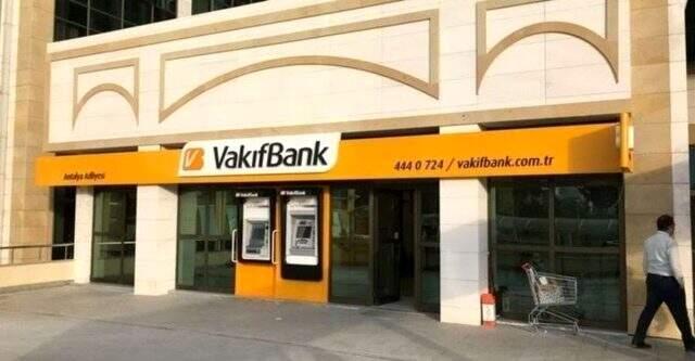 Son Dakika: İş Bankası, müşterilerin ödemelerini 30 Haziran'a kadar öteleyecek Kamu bankalarının kredi borçlarını ertelemesinin ardından İş Bankası, Ziraat Katılım, Vakıf Katılım, Akbank, DenizBank ve Garanti BBVA da ödemeleri erteleme kararı aldı. Böylece erteleme kararı alan banka sayısı 9'a ulaştı. | Sungurlu Haberleri