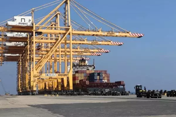 Türkiye'nin en büyük konteyner limanında sıkı koronavirüs önlemleri alındı