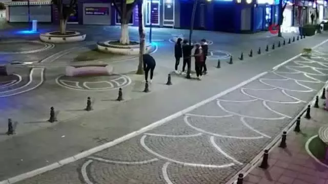Vatandaş için konulan dezenfektanı çaldılar Vatandaş için konulan dezenfektanı çaldılar
