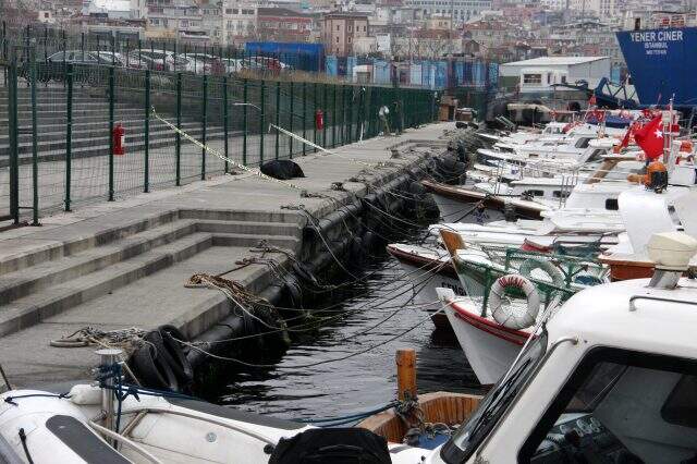 Yenikapı'da denize düşen balıkçı hayatını kaybetti