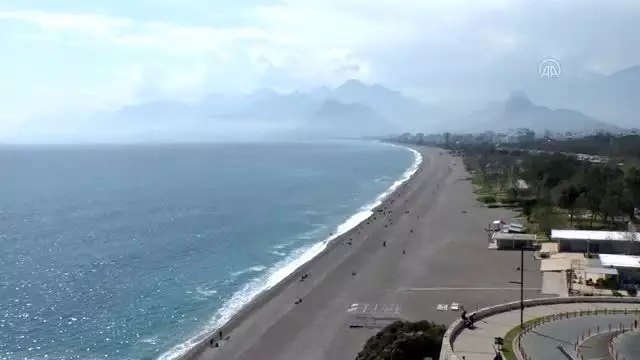 Antalyalılar 'evde kal' çağrılarına uydu Antalyalılar 'evde kal' çağrılarına uydu