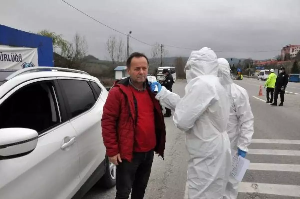 Bartın'a gelen araçlar durduruldu, sürücü ve yolcuların ateşi ölçüldü