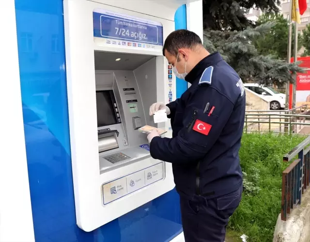 Bursa'da 'Vefa Sosyal Destek Ekibi' binlerce çağrıya yanıt verdi Bursa'da 'Vefa Sosyal Destek Ekibi' binlerce çağrıya yanıt verdi