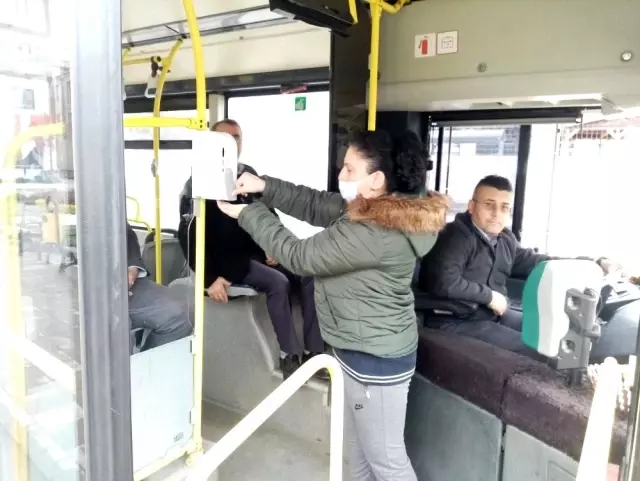 Düzce'de otobüslere dezenfektan kutuları yerleştirildi Düzce'de otobüslere dezenfektan kutuları yerleştirildi