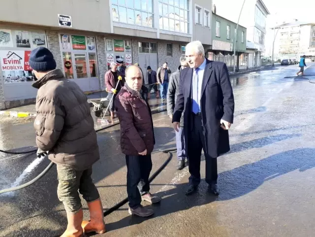 Eleşkirt Belediyesi cadde ve sokakları yıkadı Eleşkirt Belediyesi cadde ve sokakları yıkadı
