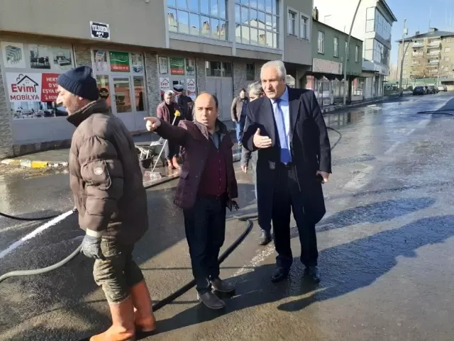 Eleşkirt Belediyesi cadde ve sokakları yıkadı Eleşkirt Belediyesi cadde ve sokakları yıkadı