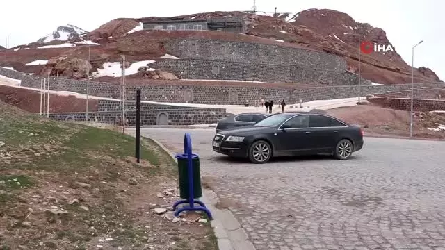 İshak Paşa Sarayı korona virüs tedbirleri kapsamında ziyaretçilere kapatıldı İshak Paşa Sarayı korona virüs tedbirleri kapsamında ziyaretçilere kapatıldı