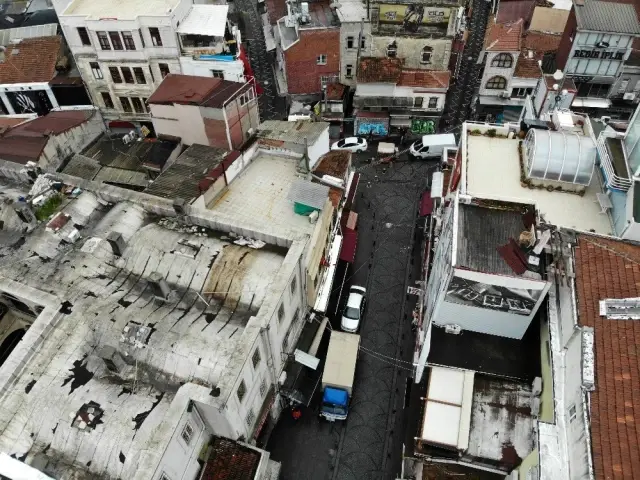 Mahmutpaşa ve Tahtakale'de korona virüs sessizliği drone ile görüntülendi Mahmutpaşa ve Tahtakale'de korona virüs sessizliği drone ile görüntülendi