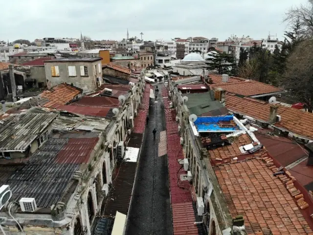 Mahmutpaşa ve Tahtakale'de korona virüs sessizliği drone ile görüntülendi Mahmutpaşa ve Tahtakale'de korona virüs sessizliği drone ile görüntülendi