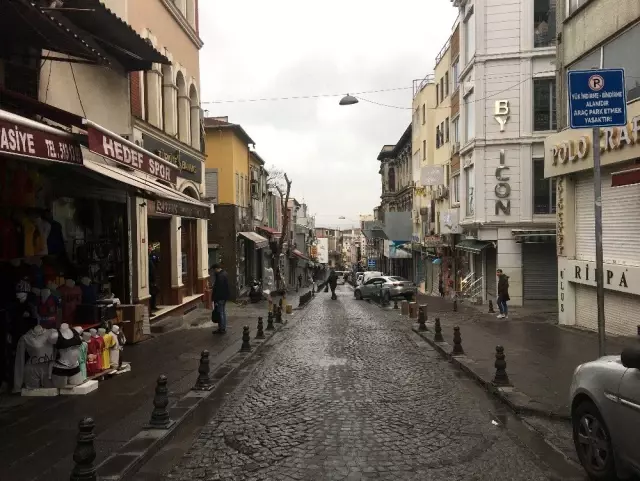Mahmutpaşa ve Tahtakale'de korona virüs sessizliği drone ile görüntülendi Mahmutpaşa ve Tahtakale'de korona virüs sessizliği drone ile görüntülendi