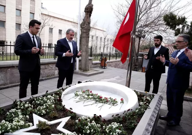 Muhsin Yazıcıoğlu kabri başında anıldı Muhsin Yazıcıoğlu kabri başında anıldı