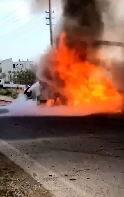 Nakliye tırı cayır cayır yandı