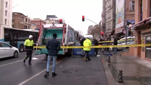 Beyoğlu'nda genç adamın, çöp kamyonunun altında kaldığı anları güvenlik kamerası görüntüledi.