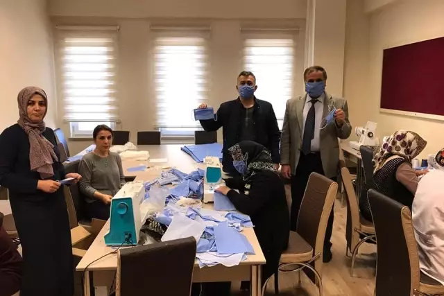 Şiran'da maske üretimi başladı Şiran'da maske üretimi başladı