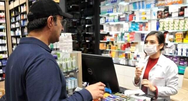 Tıbbı malzemelerdeki fahiş fiyat artışlarından vatandaşlar gibi eczacılar da şikayetçi