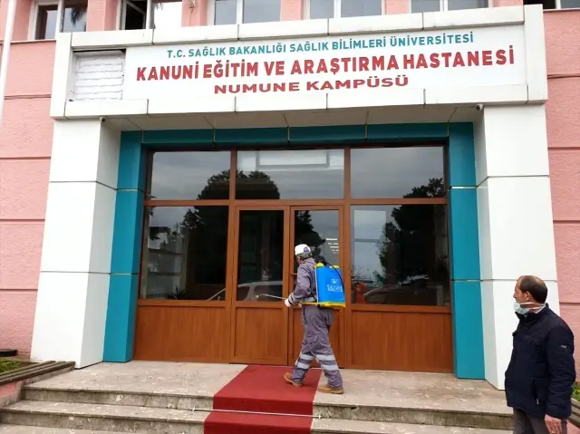 Trabzon'da koronavirüsle mücadelede dezenfeksiyon çalışmaları sürüyor Trabzon'da koronavirüsle mücadelede dezenfeksiyon çalışmaları sürüyor