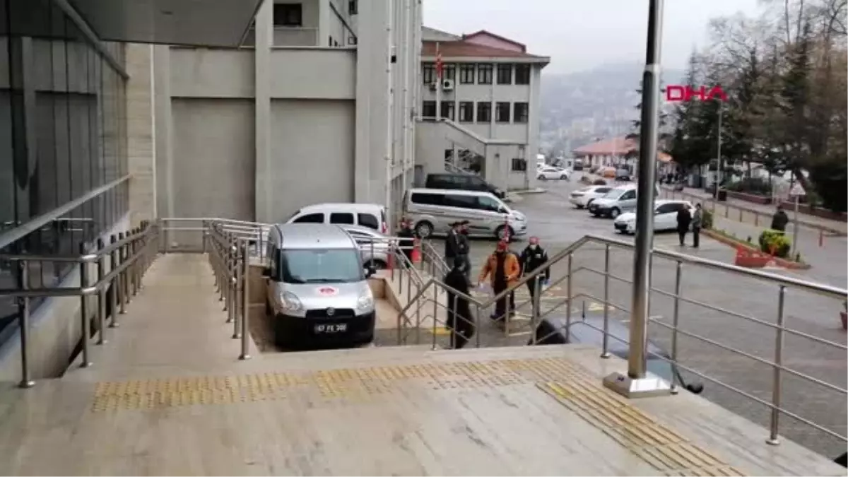ZONGULDAK Halk otobüsüne alınmayan yaşlı kadının videosunu çeken iki kişi adliyeye sevk edildi