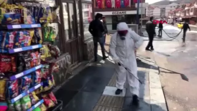 ANKARA Çamlıdere’de caddeler dezenfektan ile yıkandı